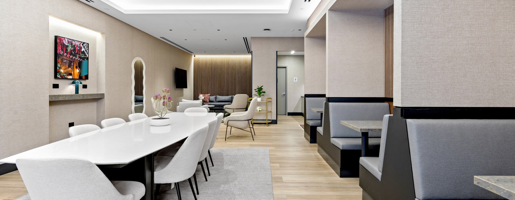 Lounge with conference table